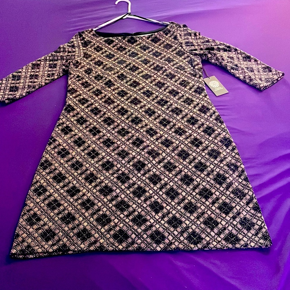 Lovely Vince Camuto body con dress